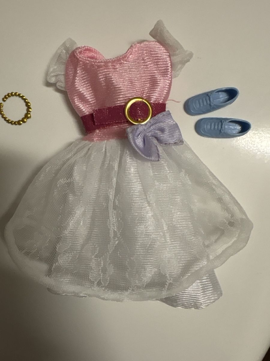 Puppen: Barbie Skipper Vintage Kleid mit Schuhe+Collier – Gebraucht aus Zürich von venusandmars