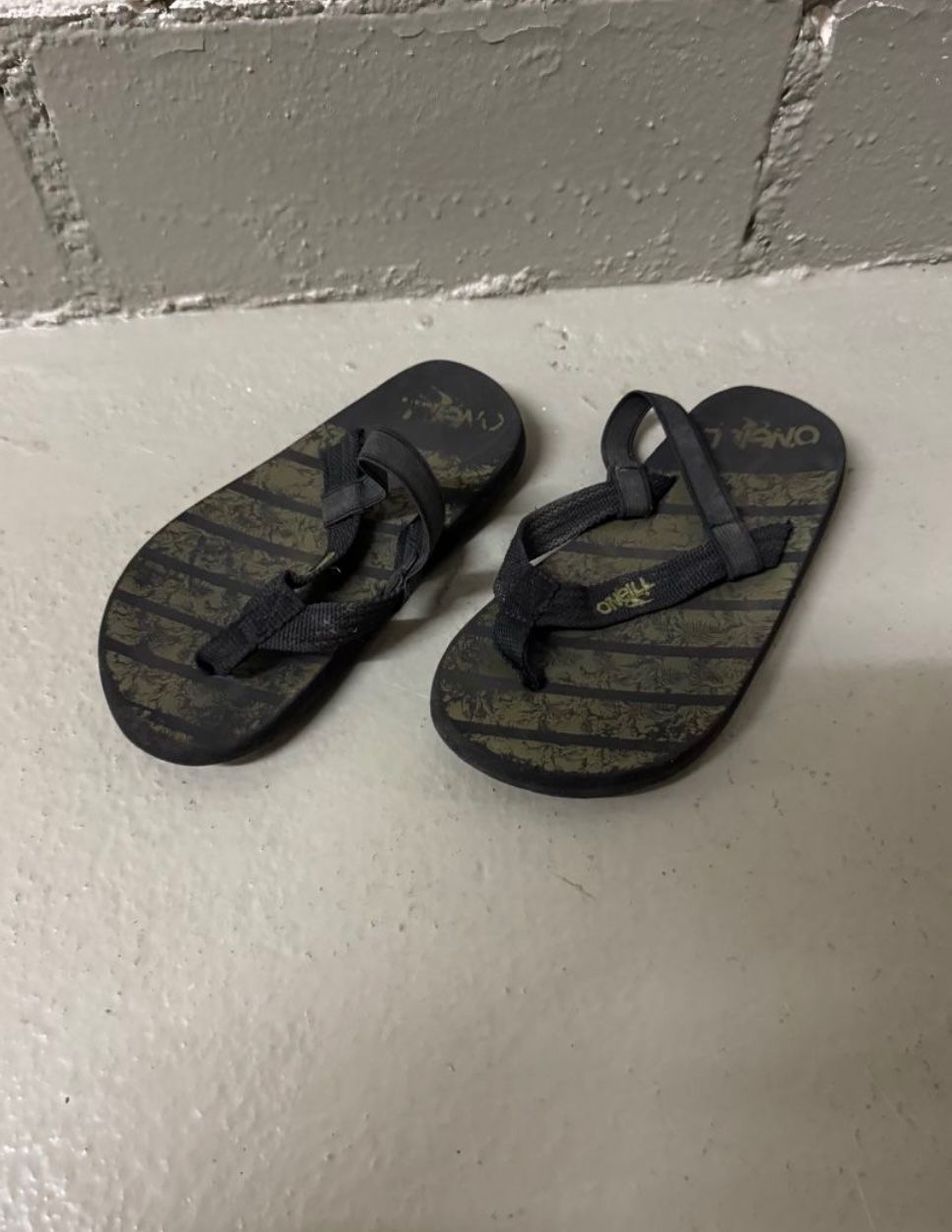 O'Neill Schuhe für Jungen: Kinder Flip Flops Grösse 28 – Gebraucht aus Zürich von zd_1965
