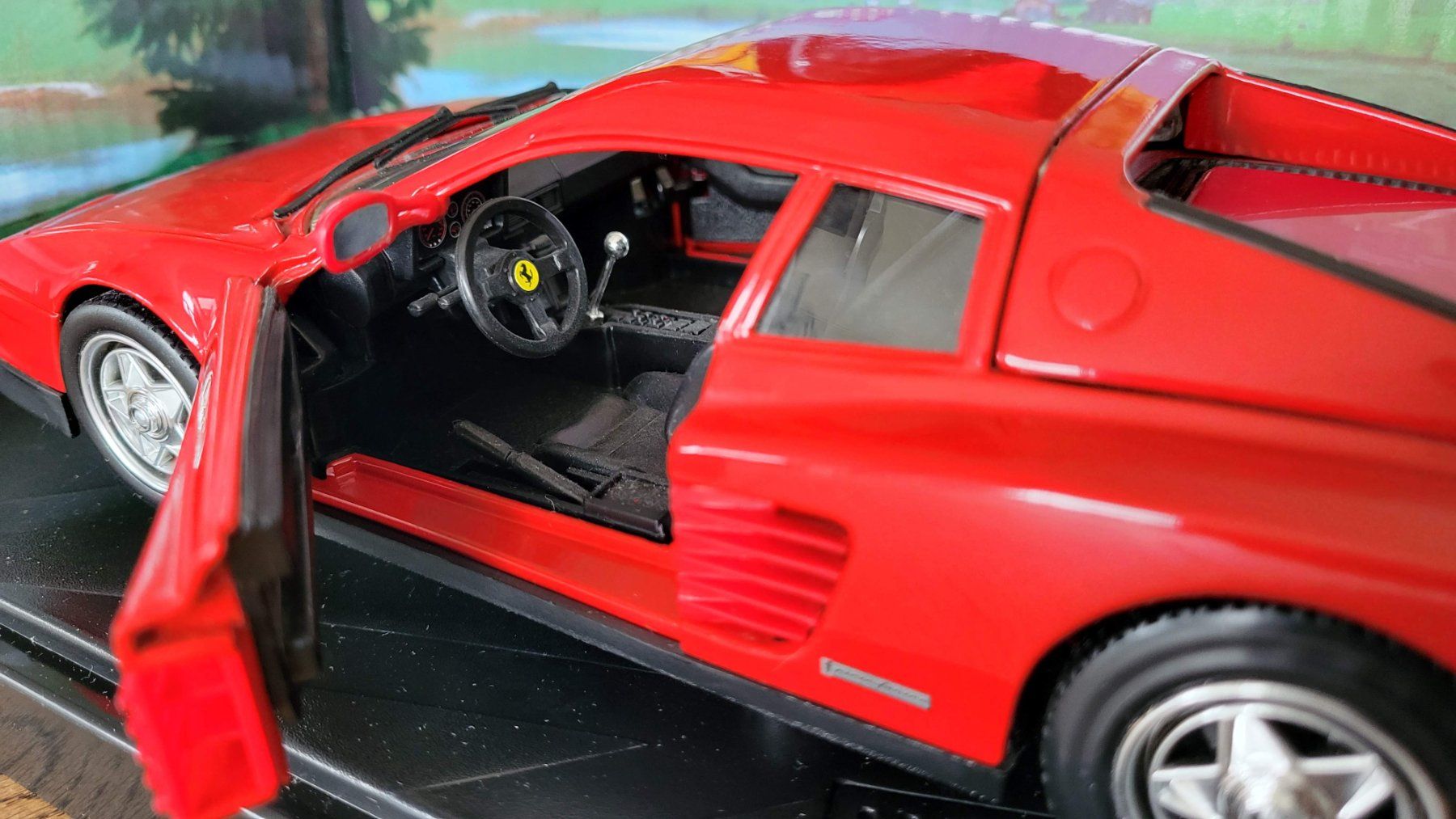 Hot Wheels Modellini d'auto: Ferrari Testarossa 1984 1:18 HotWheels – Usato da Rothrist venduto da Juana5 4