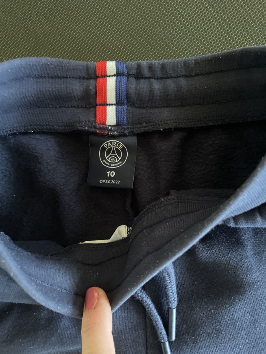Pantaloni: Paris Sweathose kurz Gr.140 – Usato da Zug venduto da SteffiW. 1