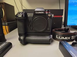 Panasonic Lumix S1 + Battery Grip + V-Log +4 Akku