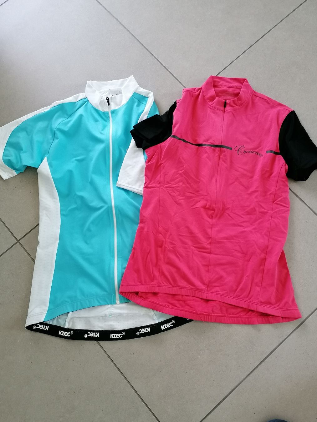 Lotti di vestiti: Diverse Velokleider – Usato da Hunzenschwil venduto da Gruftie0 2