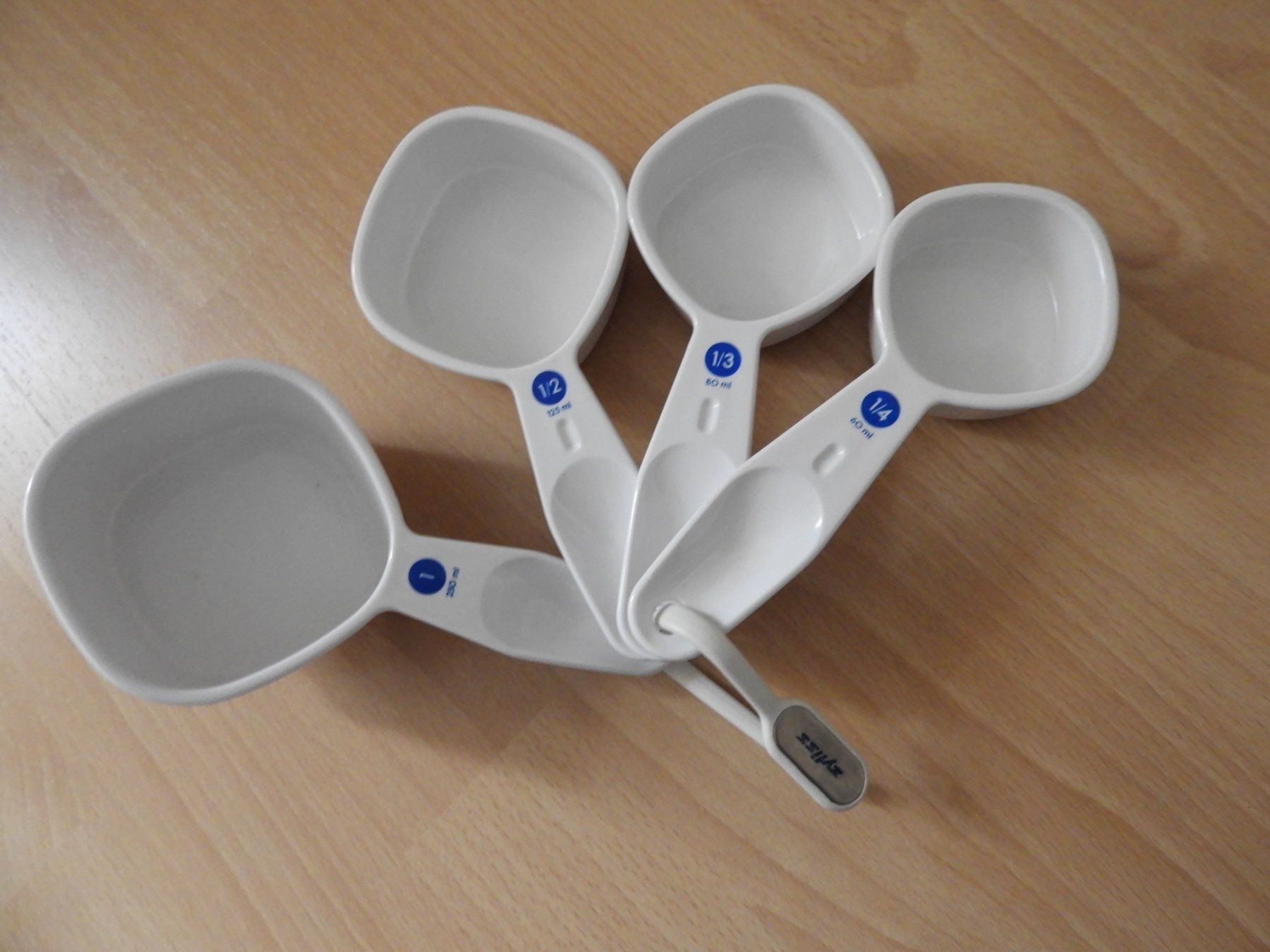 Bestecksets: Set de 4 mesurette – Gebraucht aus Dombresson von sev_bsb8