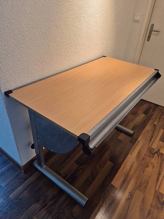 Schreibtische: Schreibtisch Kinder – Gebraucht aus Nidau von Jil12