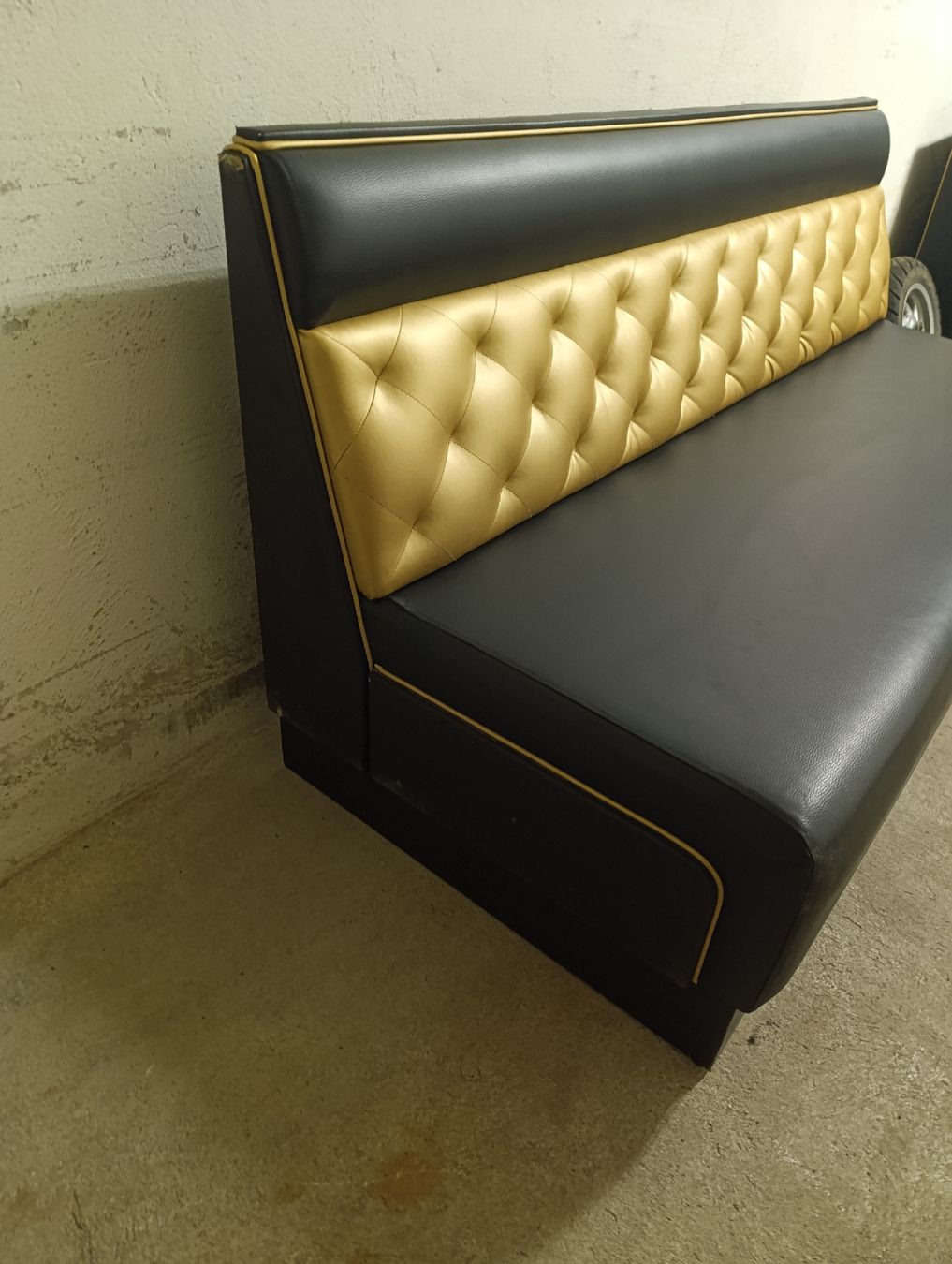 Sofas: Sofa Teil einer riesen Lounge – D'occasion à Romanshorn par dav_h2lv 1