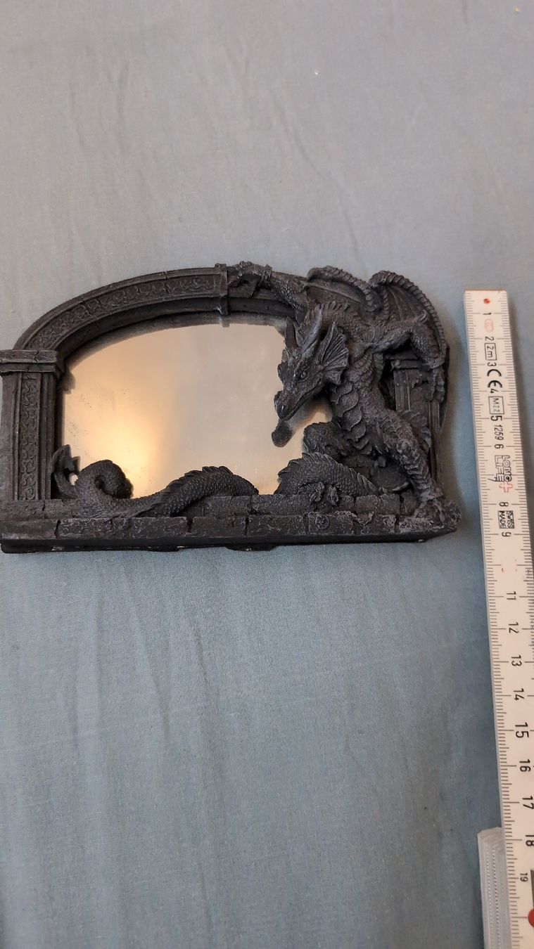 Spiegel: Spiegel und Bilderrahmen mit drachenmotiv – Gebraucht aus Emmenbrücke von Rewan_Helvetius 1