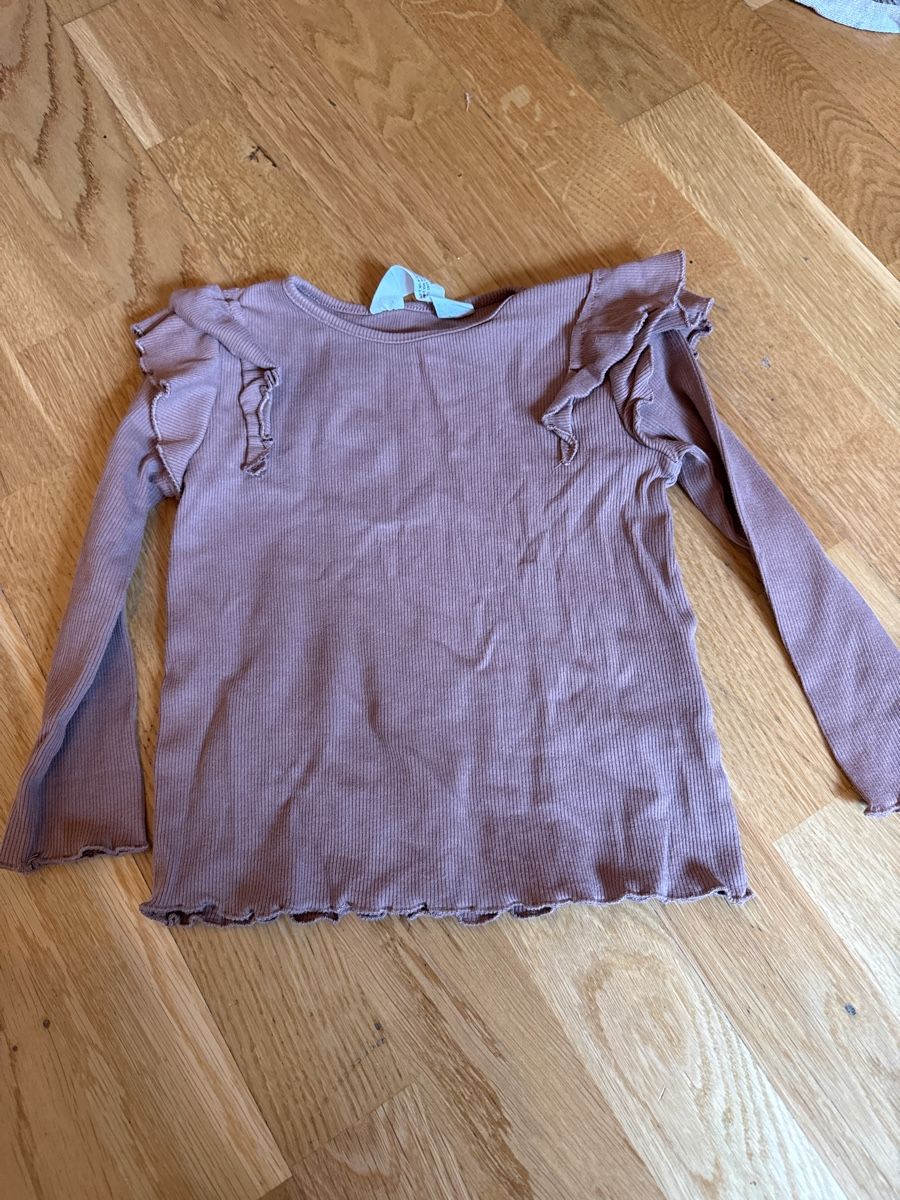 Lotti & Set di vestiti: Mädchen Langarmshirts, Gr. 98/110 – Usato da Ottikon venduto da Domito 3