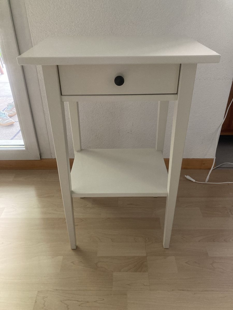 Comodini: Nachttisch Ikea weiss Hemnes – Usato da Hinwil venduto da sonja2891