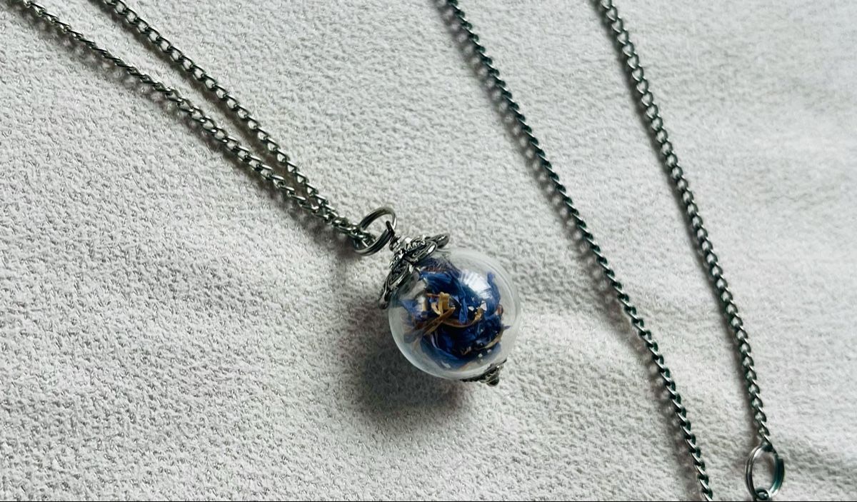 Ketten: Silber Halskette, Kette mit Glaskugel & Blüten – Gebraucht aus Sax von _Kornblume_