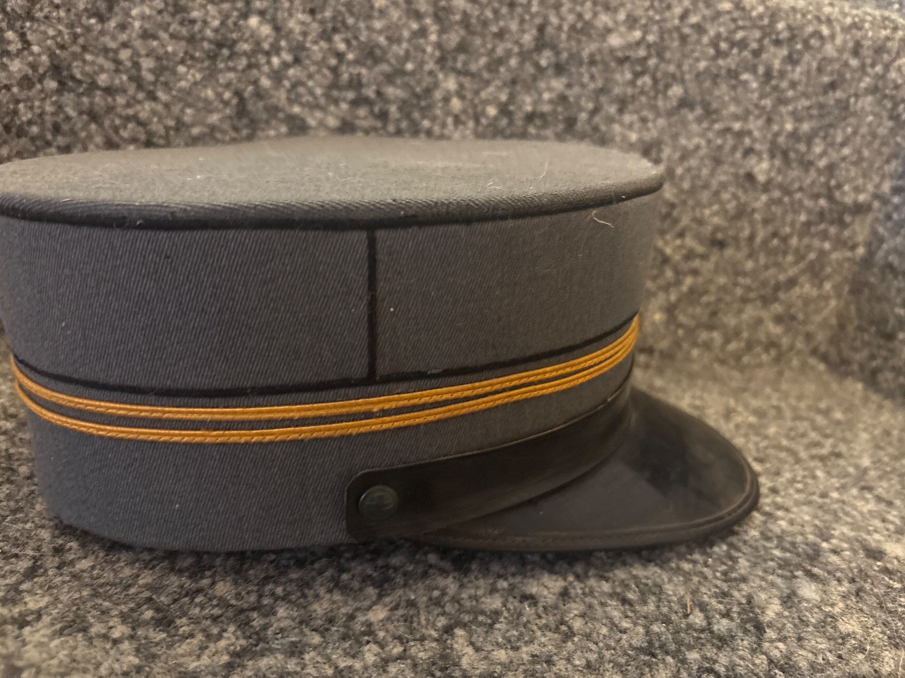 Schweizer Armee Copricapi, berretti & cappellini: Originale Schweizer Armeemütze Offizier, Grösse 57 – Usato da Münchenstein venduto da sil_h6c9 2