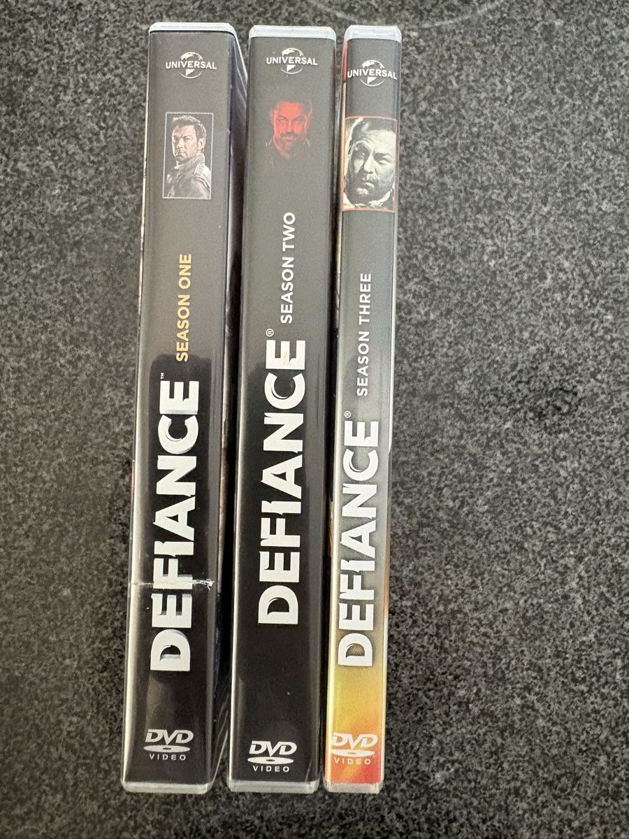 Tutti i DVDs: Defiance komplette Serie  – Usato da Belpberg venduto da Ranukel 2