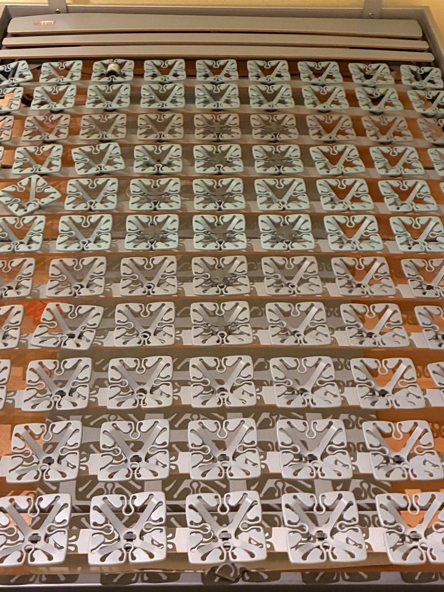 Betten: Klassisches Bett 140 x 200 cm – Gebraucht aus Triesen von Einstein011 2