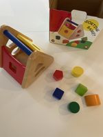 Holzspielzeug Sortierkorb PINTOY ab 18 Mt