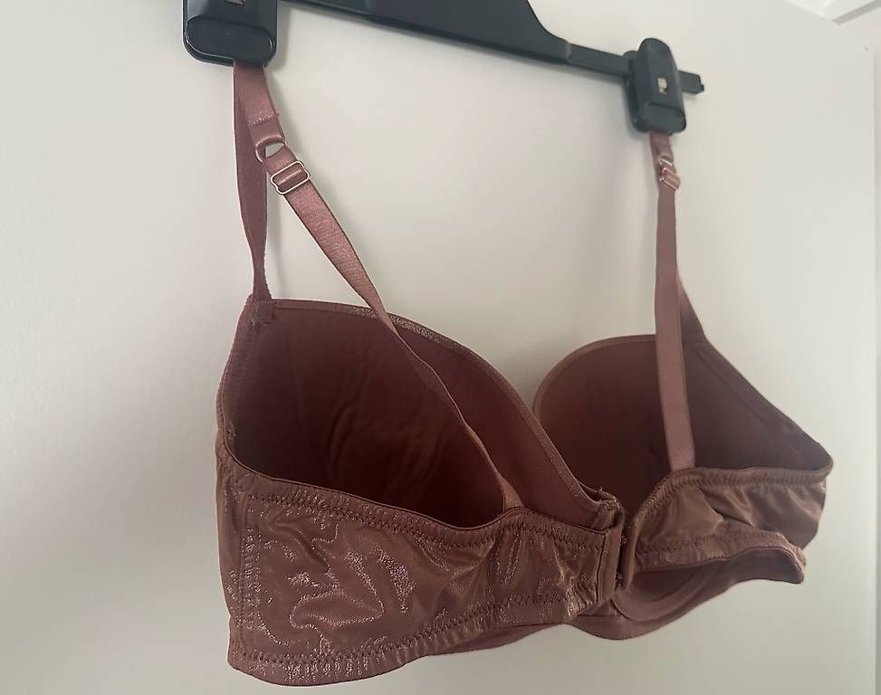 Altra biancheria intima: Modische Bügel BH. Gr. 85 C – Usato da Flawil venduto da mar_9chb 2