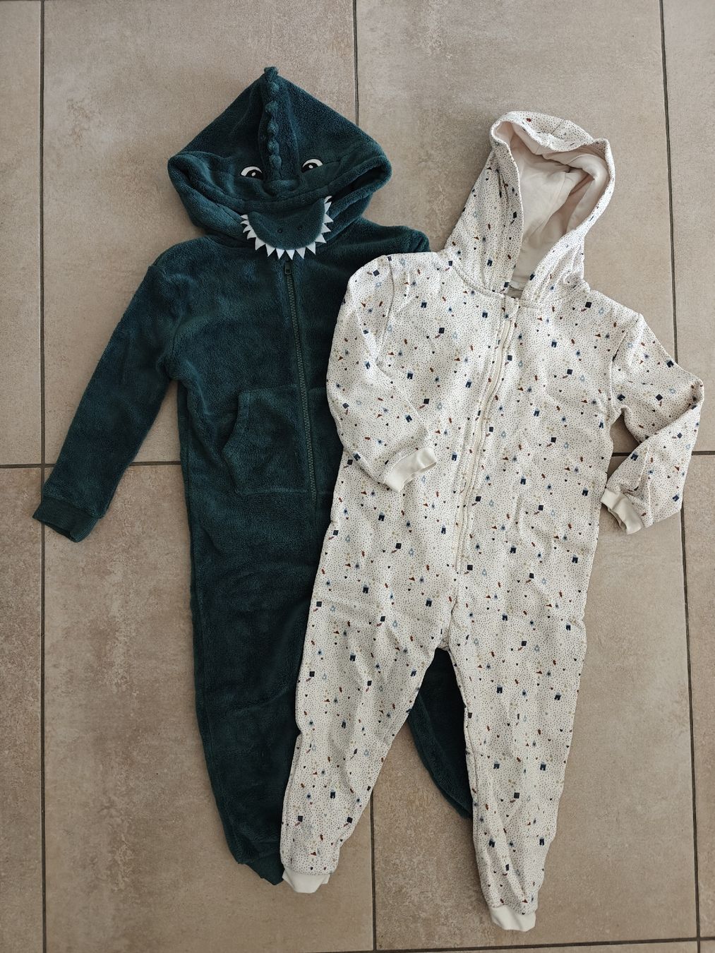 La Redoute Jumpsuits: Lot de 2 surpyjamas, taille 104 – D'occasion à Biel/Bienne par Jozijoza
