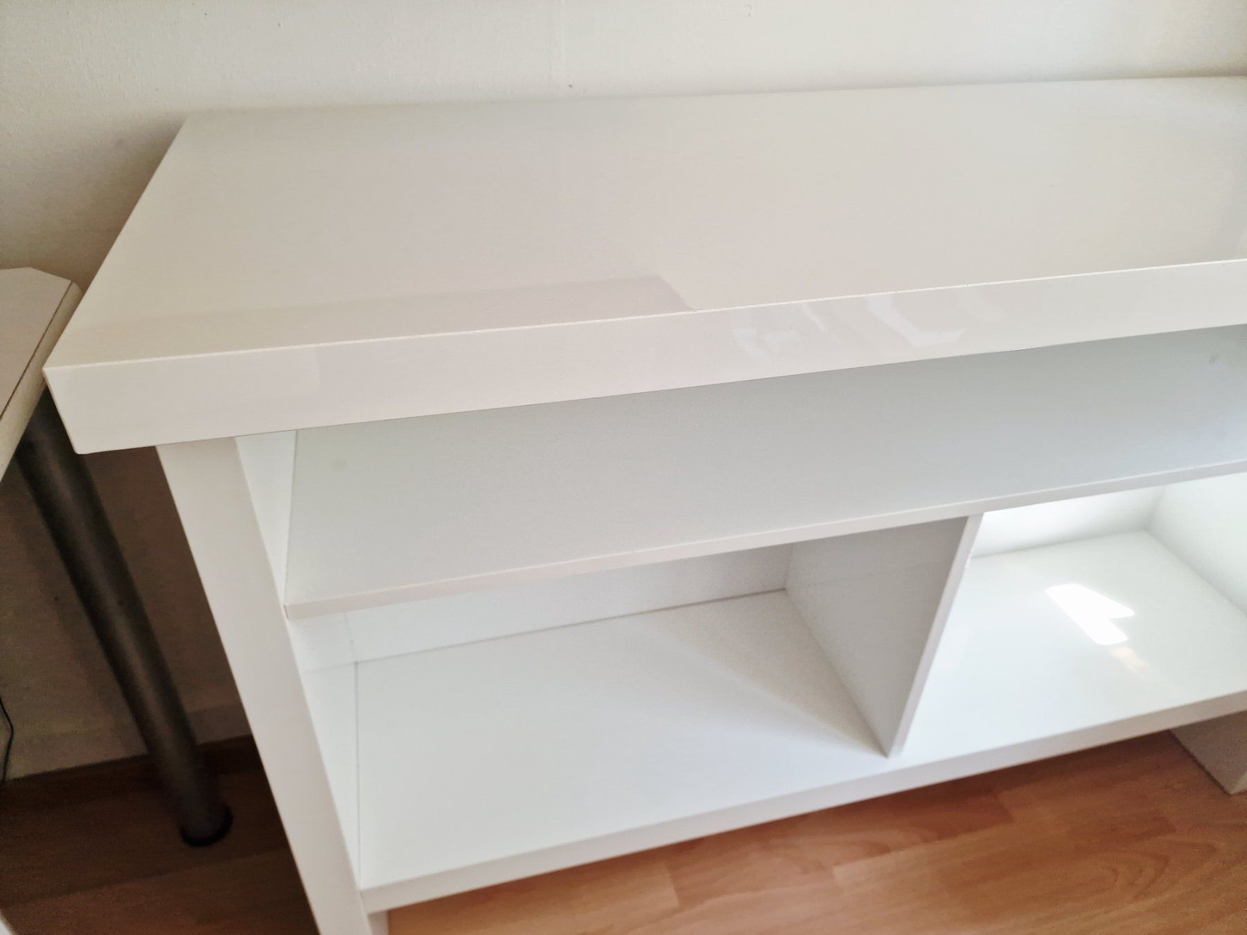 Scaffali: Schönes Hochglanz Sideboard Regal – Usato da Hallau venduto da CHACLA 1