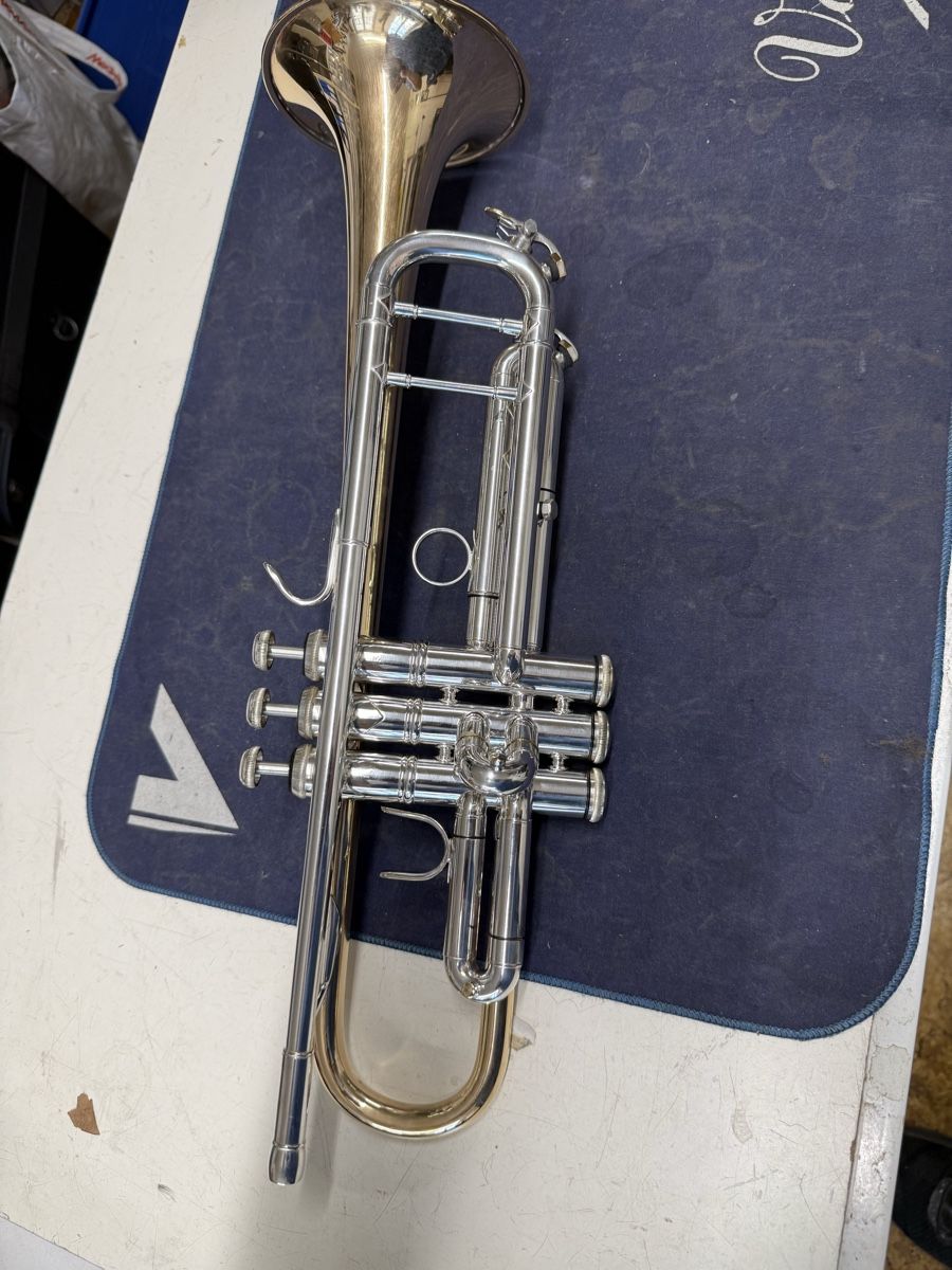 Strumenti musicali: Bb Trompete Kanstul Becher – Usato da Burgdorf venduto da kla_r5tf