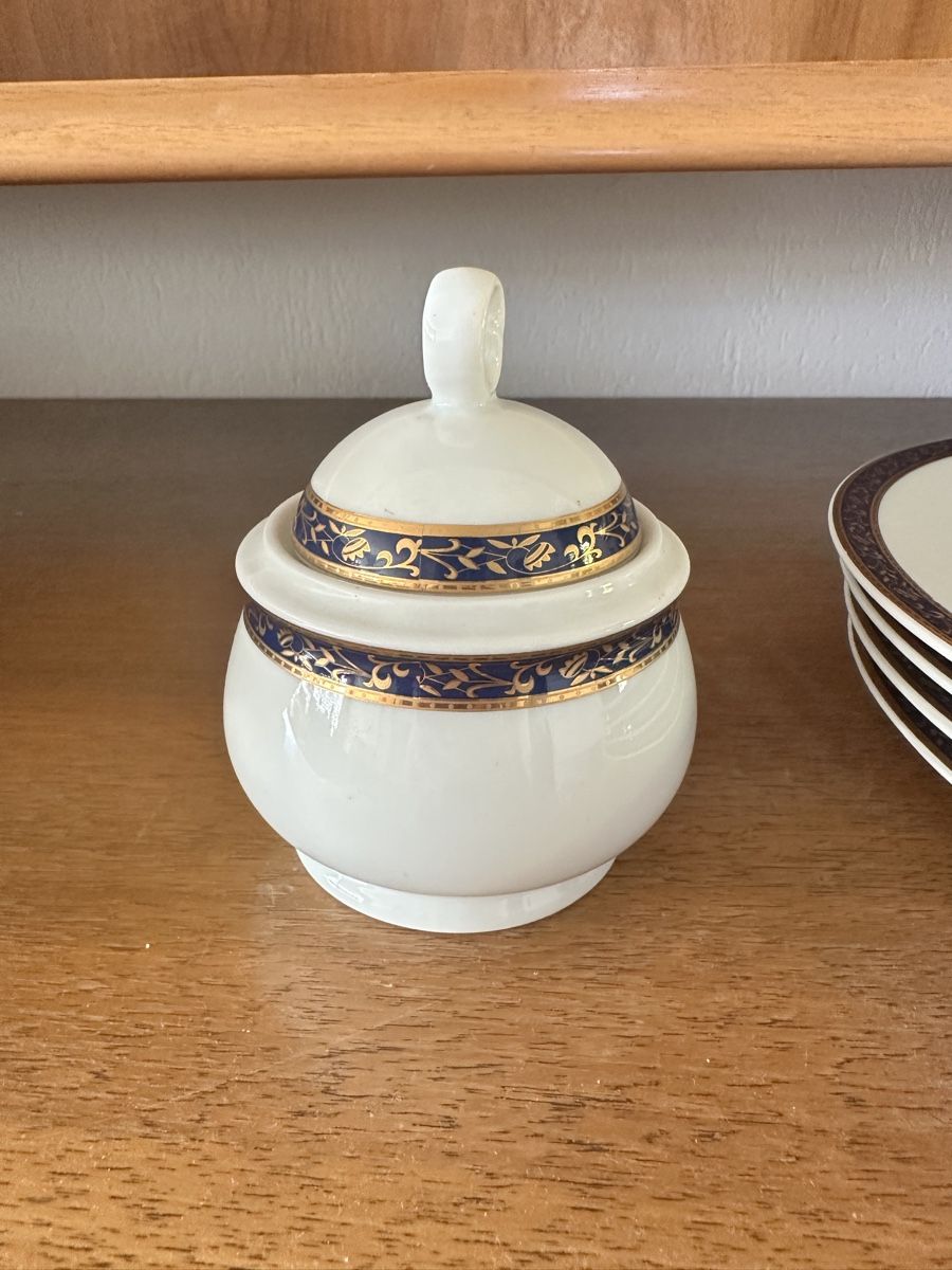 Set di piatti: 4er Geschirrset mit schönem Rand – Usato da Grüningen venduto da DomegaStore 6