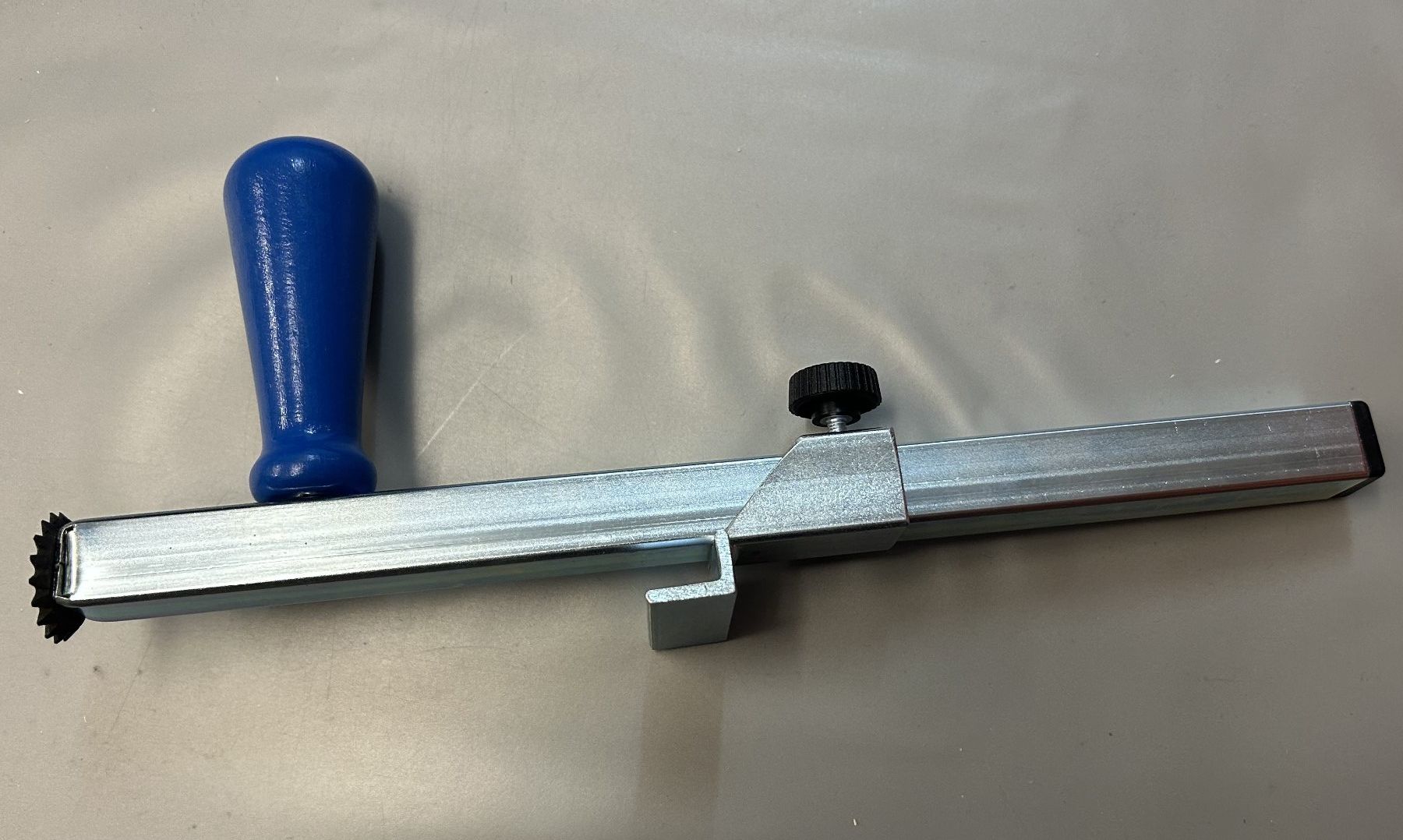 Tutti gli attrezzi: Karton Fix-Falzer – Usato da Schönenbaumgarten venduto da Maven