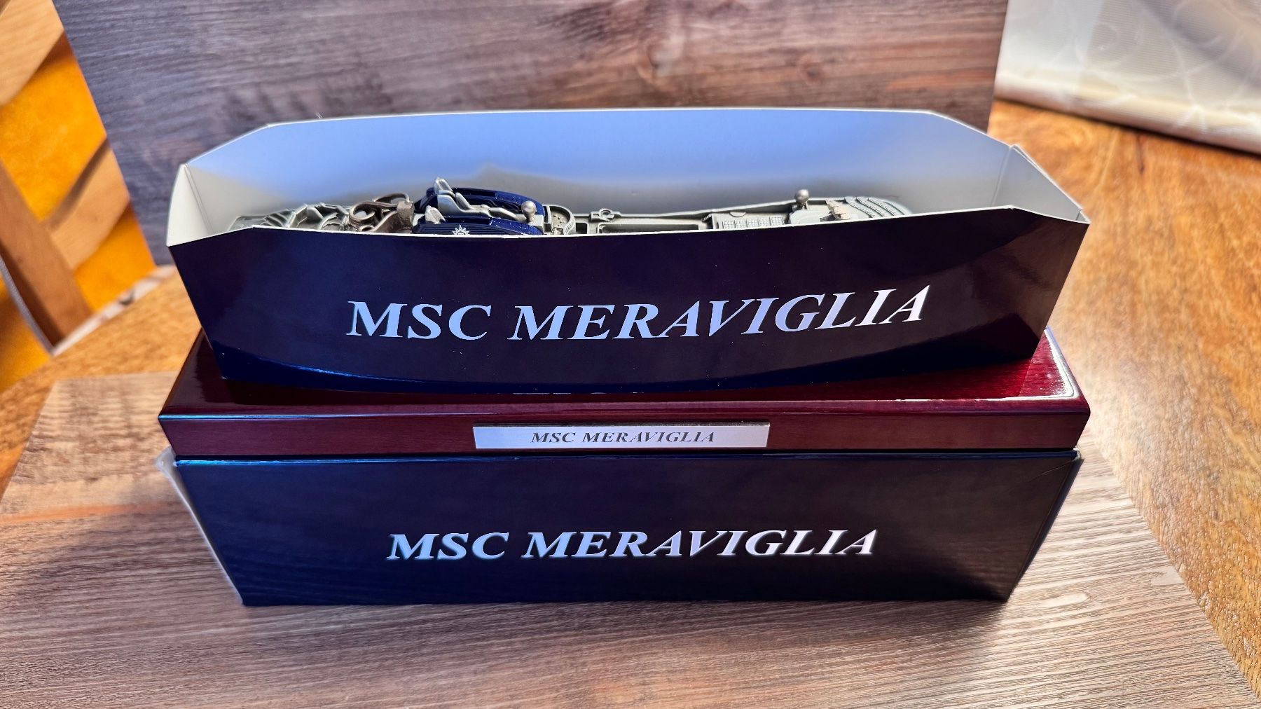 Kit di modellismo & Modellini statici: MSC MERAVIGLIA - MEGA Kreuzfahrtschiff - Schiffsmodell – Nuovo e nell'imballaggio originale da Rheinfelden venduto da Shuttle10 3