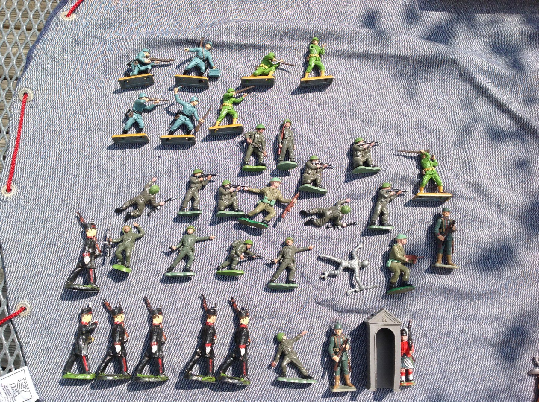 Britains Jouets: Britains - soldat WW2 - USA - Germany – D'occasion à Vuiteboeuf par broticaire