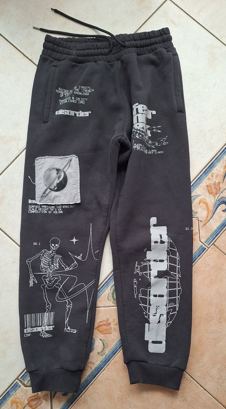 Hosen: Jogging Black Squad Taille S , homme – Gebraucht aus St-Triphon von Jldr0