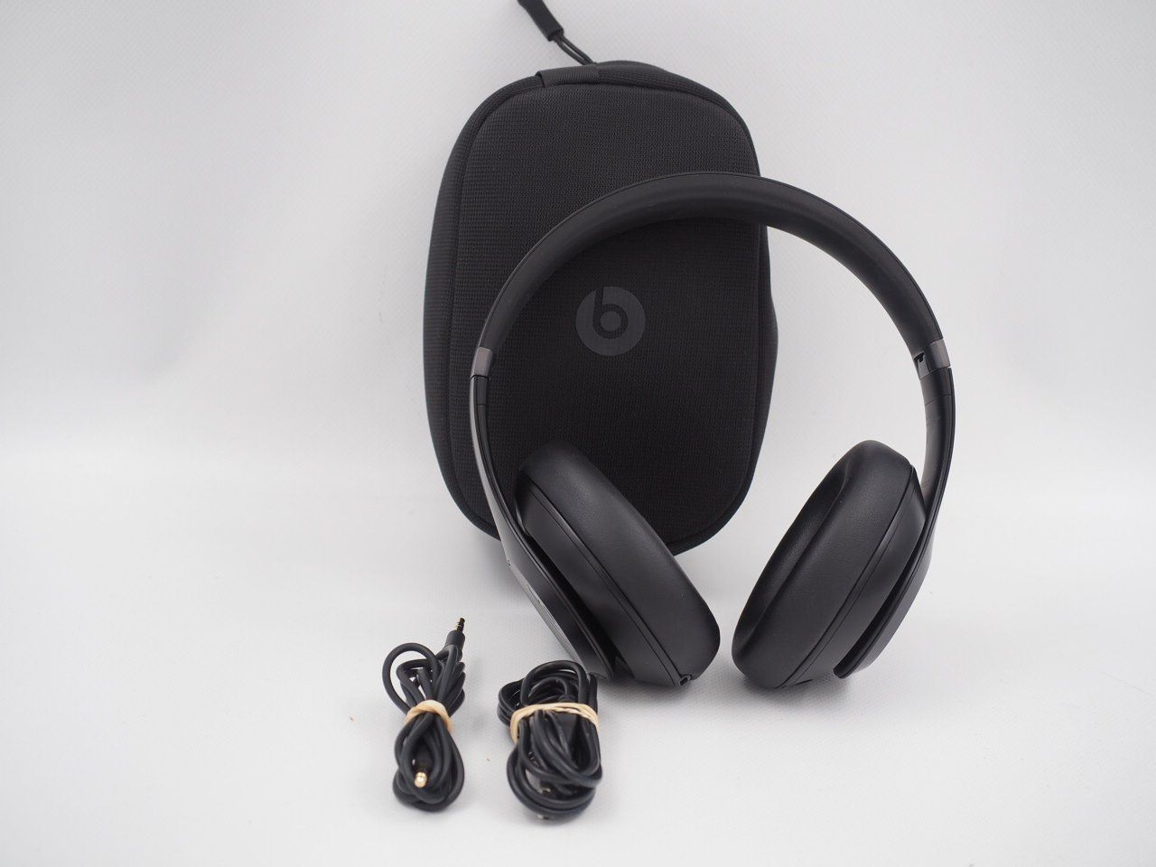 Beats Cuffie: BEATS Studio Pro Bluetooth Kopfhörer (26090223) – Usato da Zürich venduto da fundsachenverkauf