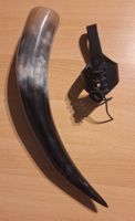 Trinkhorn mit Lederhalterung (neuwertig und unbegraucht)