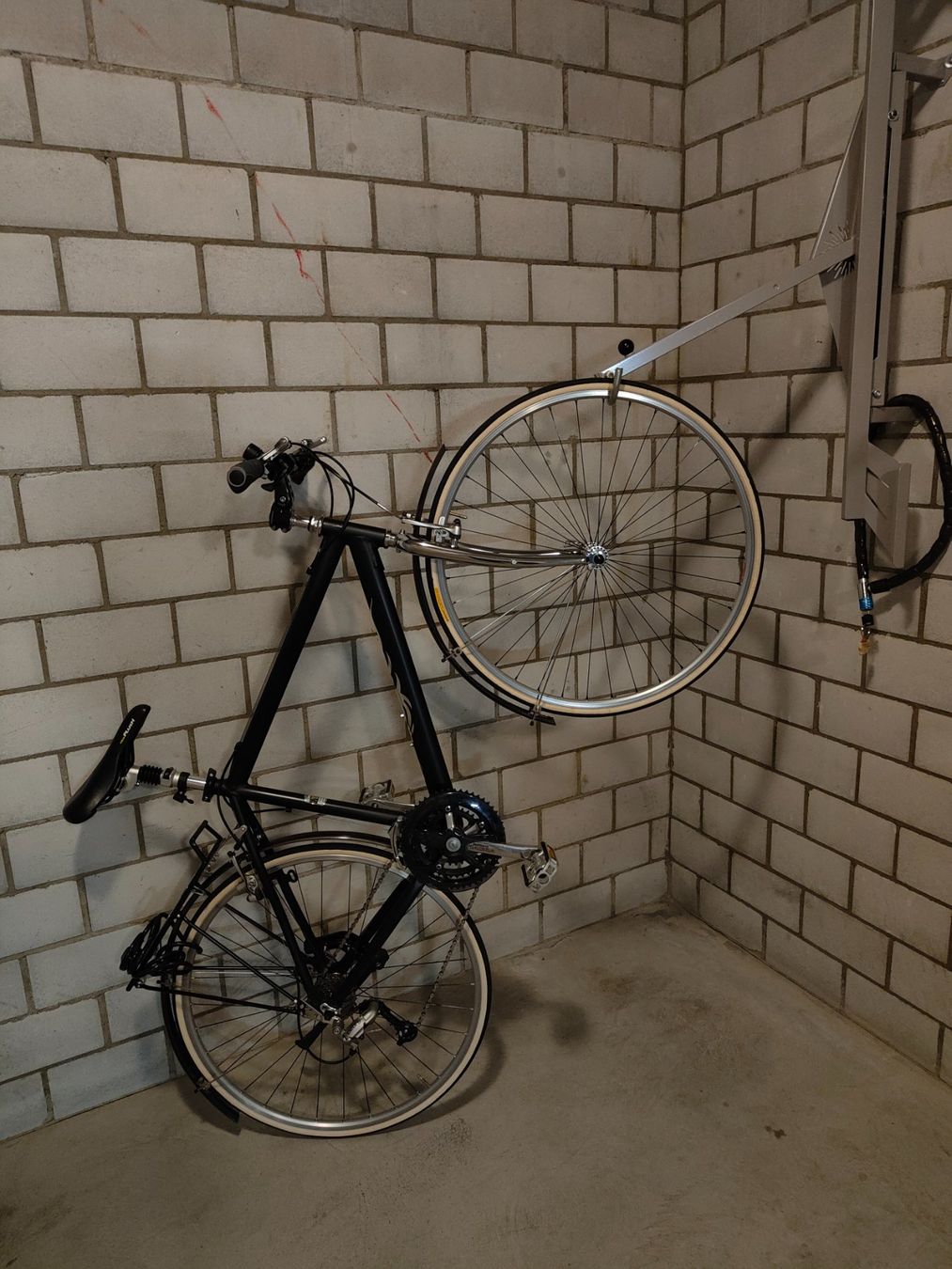 Supporti per biciclette: Fahrradlift mit Schloss – Usato da Thun venduto da Engelshorn 3
