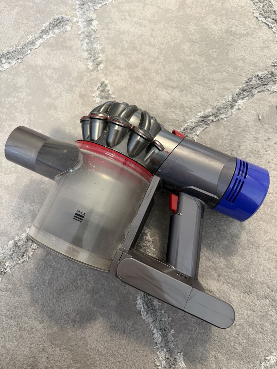 Dyson Aspirateurs & Accessoires: Dyson v8 – Défectueux à Meyrin par SA_3006 1
