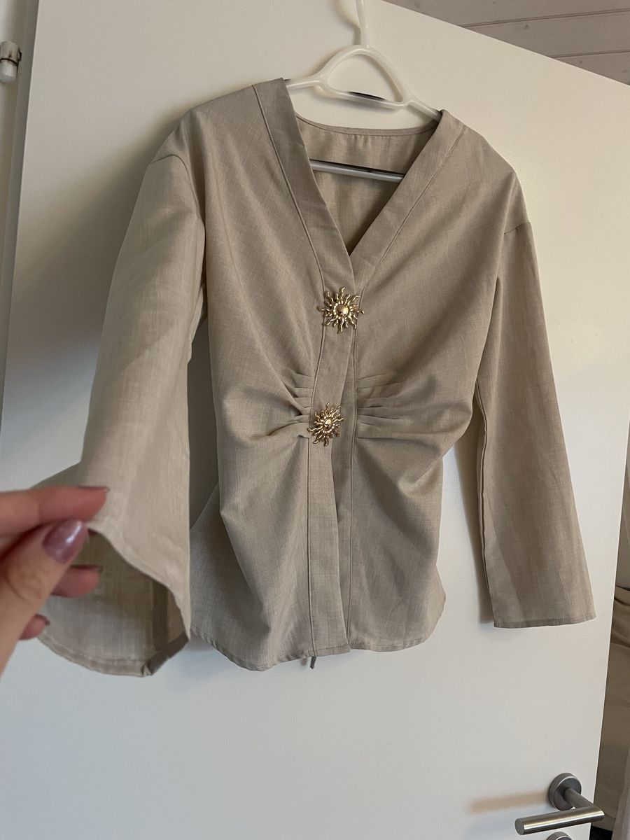 Camicette: ALLES RAUS Bluse Goldknöpfe – Nuovo (secondo la descrizione) da Kloten venduto da simones.thriftshop