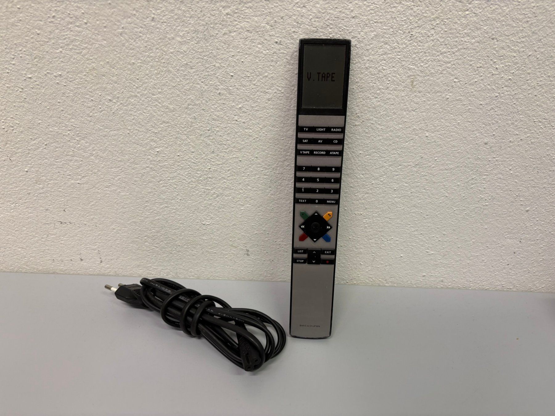 Bang & Olufsen Televisori: Beovision 10-32 auf hohem Standfuss – Usato da Hochdorf venduto da av-electronics 9