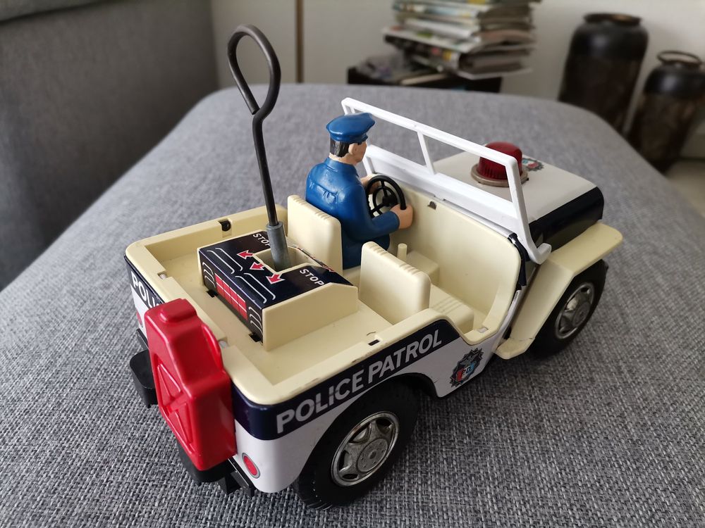 Jeep Police Patrol Nomura Made in Japan jouet en tôle 6