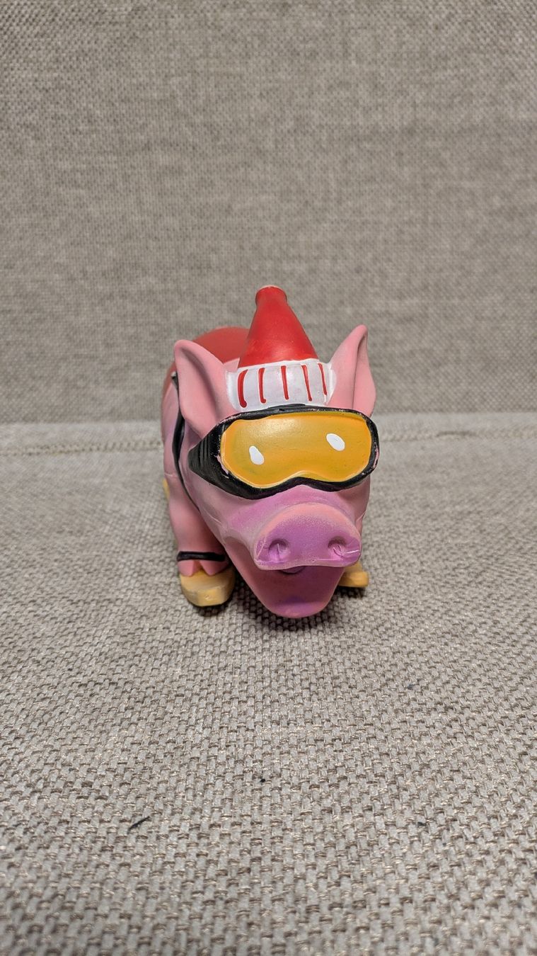 Jouets: Süsses Deko-Schwein das quietscht mit Skihelm & Brille, – D'occasion à Randa par est_m9n9 1