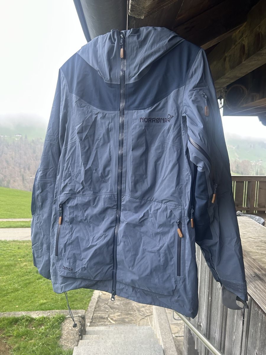 Norrøna Giacche: Norrona Gore-Tex Jacke Damen – Usato da Frutigen venduto da w08
