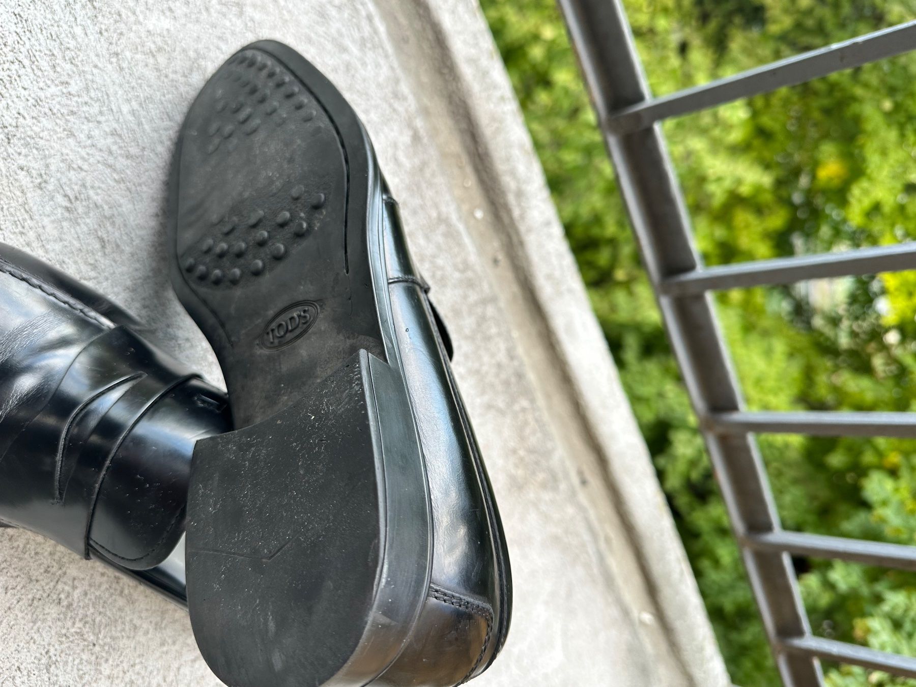 Tod'S Chaussures hommes: TOD'S Loafer schwarz Leder Grösse 7.5 – D'occasion à Zürich par hannahbuettgen 2
