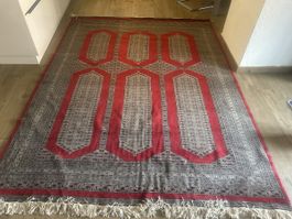 Teppich rot grau Muster Grösse 195x135cm guter Zustand