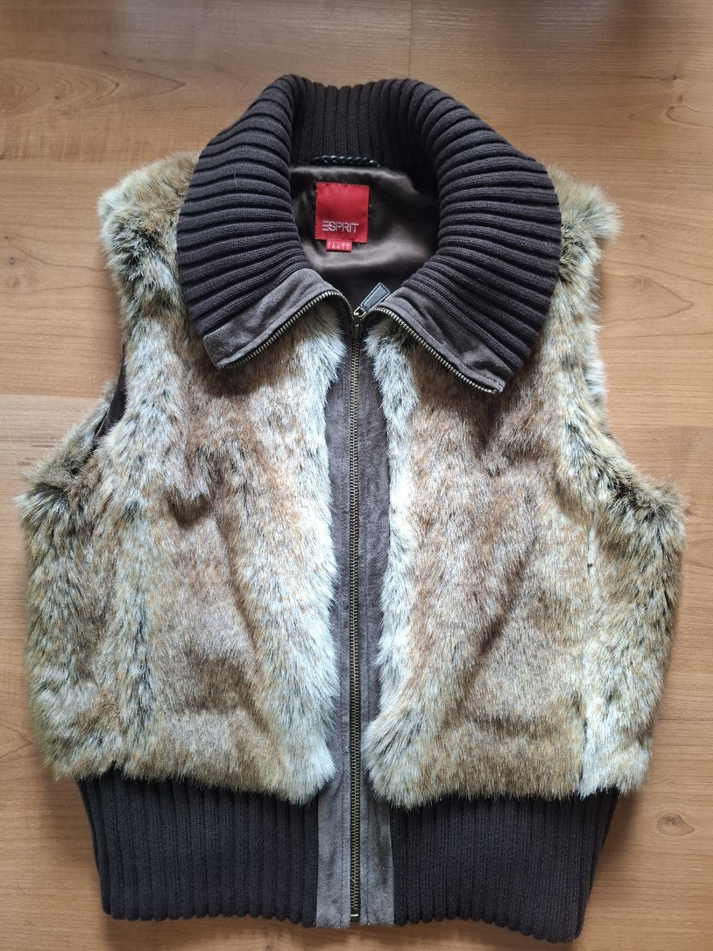 Esprit Gilet & Giacche senza maniche: Esprit Gilet mit Kunstfell Grösse L – Nuovo (secondo la descrizione) da Allschwil venduto da nicki1803