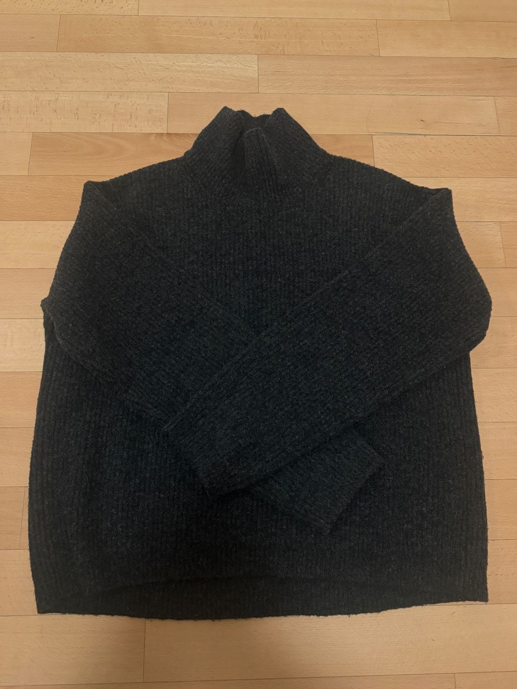 Maglioni & Felpe: Uniqlo Pullovers (3er Pack) – Usato da Zürich venduto da catemiranda 1