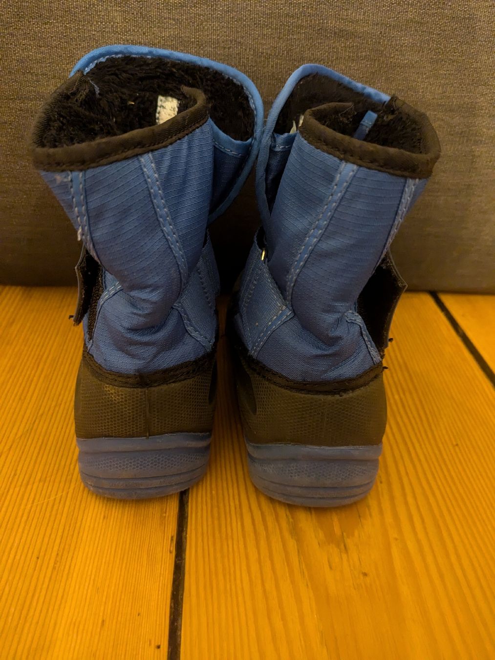 Scarpe per ragazzi: Schneestiefel, Kinder Winterschuhe Gr.26 – Usato da Winterthur venduto da PMeyja03 1
