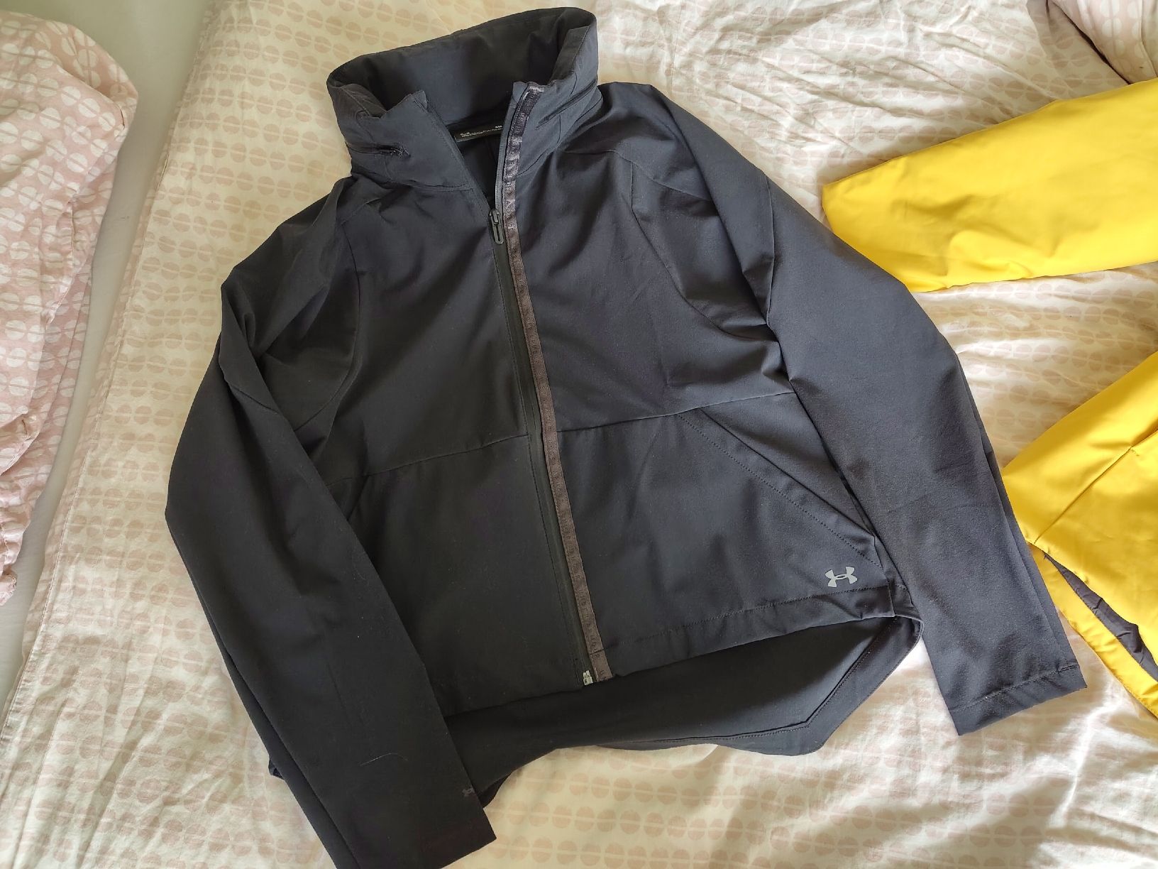 Under Armour Vestes: Sportjacke Under Armour – D'occasion à Rüti ZH par 11120