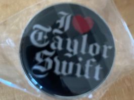 Taylor Swift Pin Anstecker Punk Metal Rock Band