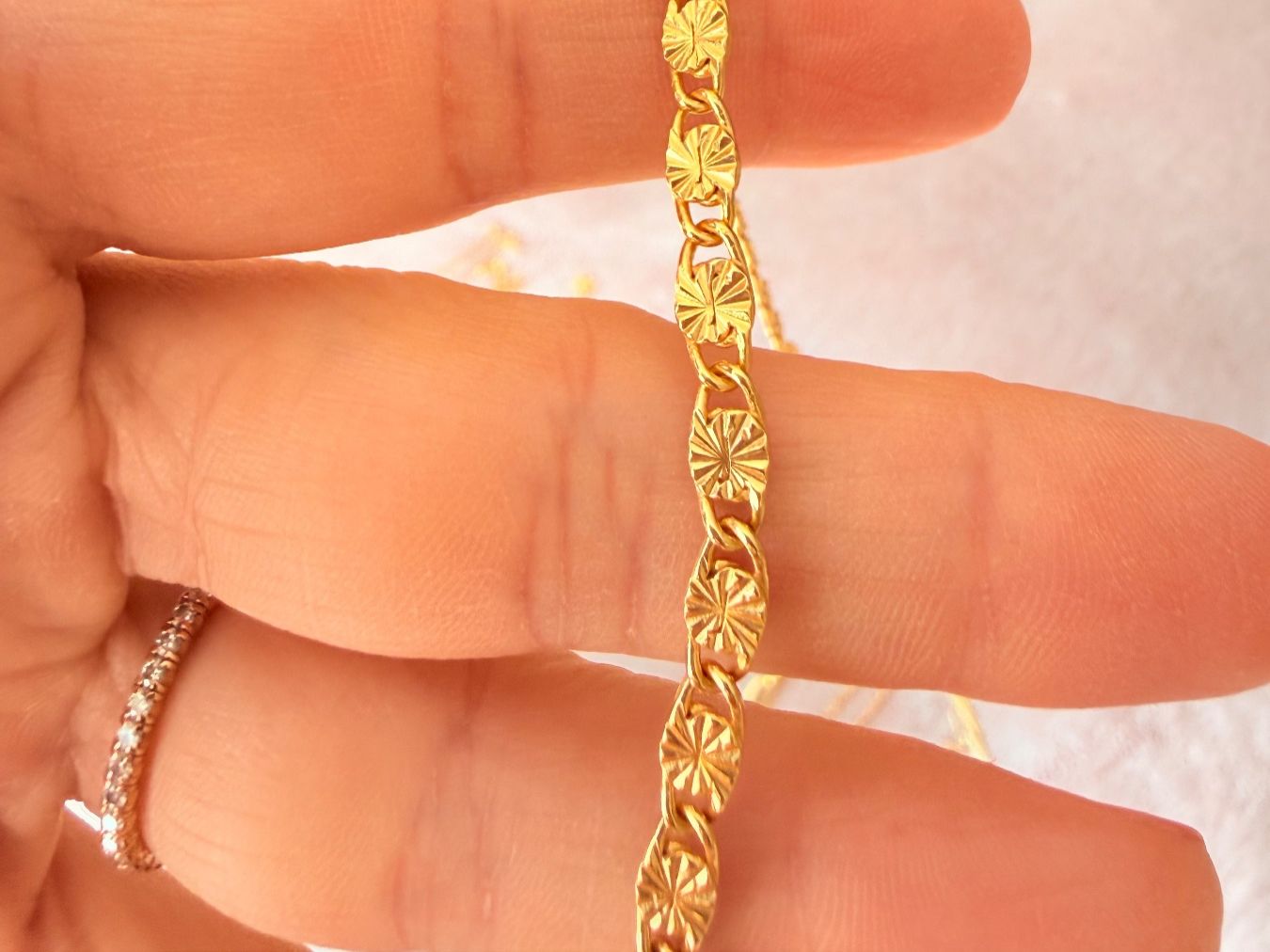Altri gioielli: Lot de 9 colliers plaqués or – Usato da St-Maurice venduto da Sandrinette123 6