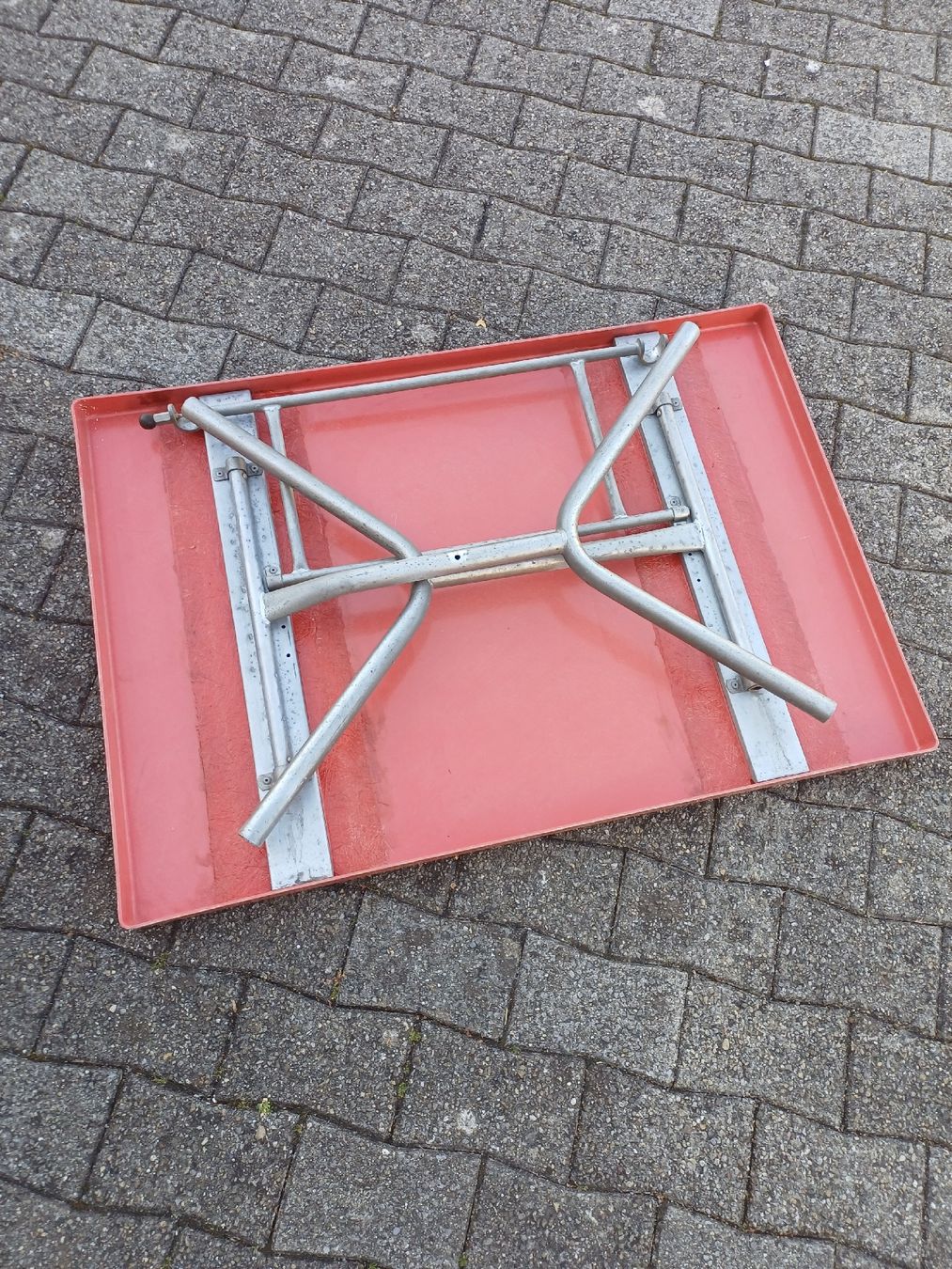 Bigla Tische: Vintage Gartentisch, klappbar, GFK – Gebraucht aus Niederuzwil von wolkenlos80 1
