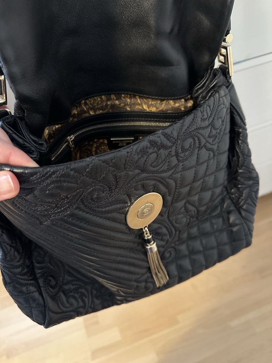 Versace Borse da donna: Versace Black Leather Shoulder Bag - Great Condition – Nuovo (secondo la descrizione) da Langnau am Albis venduto da vitaklimova 5