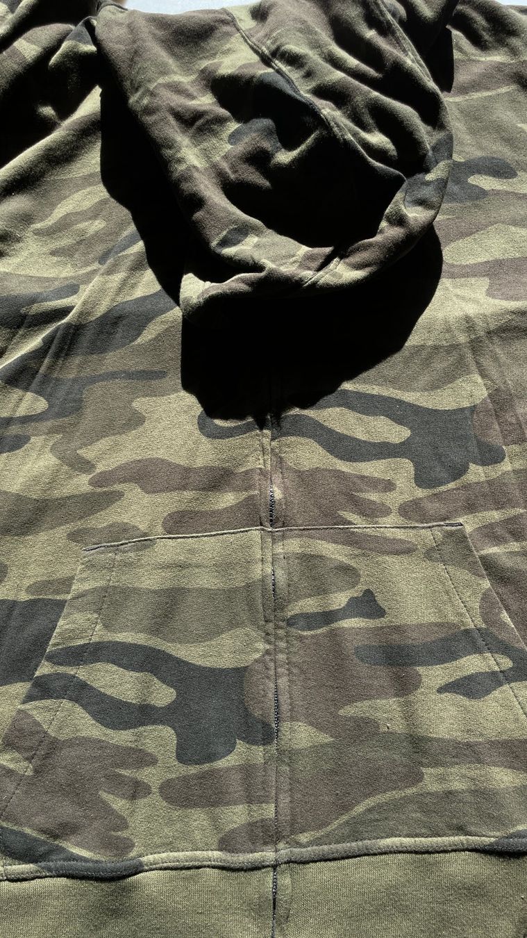 Jacken: Zoodie Jacke Camouflage Grösse L – Neu (gemäss Beschreibung) aus Glattfelden von cybermaxx 1