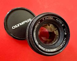 Objektiv OLYMPUS OM-SYSTEM / F. Zuiko Auto-S / 1:1.8 / 50mm