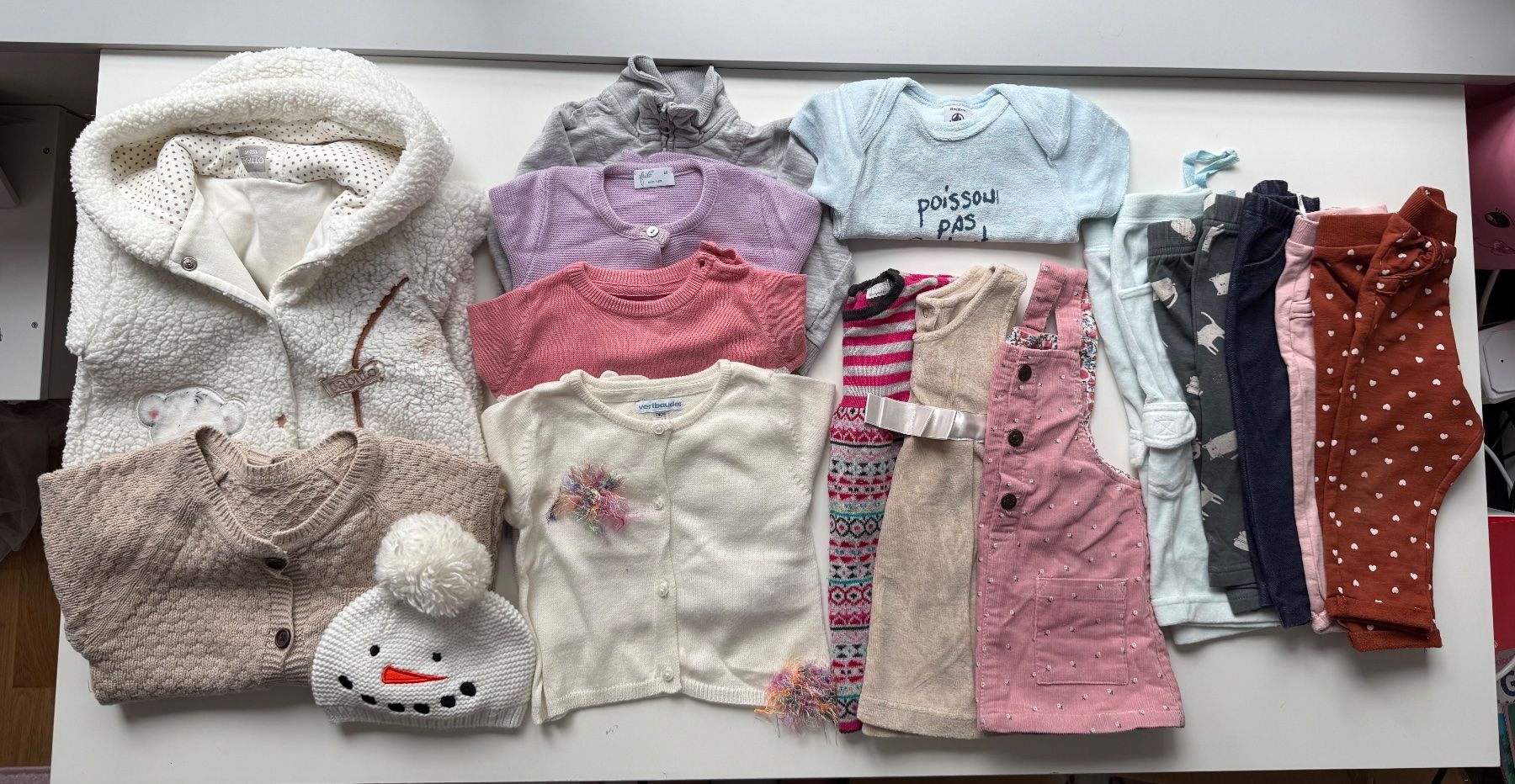 C&A Lotti & Set di vestiti: Kleiderpaket Mädchen Gr. 74, 9-12M, Herbst/Winter – Usato da Cham venduto da Karabase