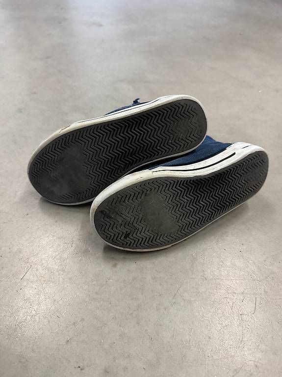 Chaussures garçon: Freizeitschuhe, Gr 31 – D'occasion à Basel par inf_z7j8 1