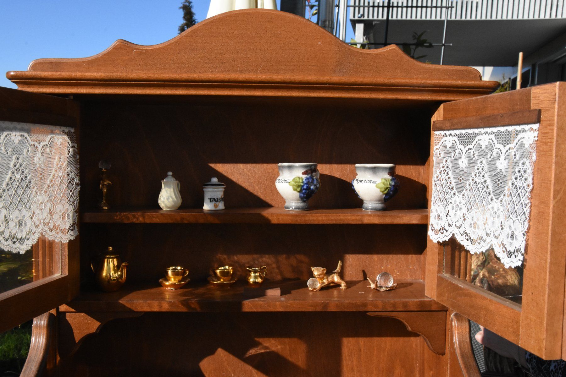 Credenze: Miniatur-Buffet mit Zubehör – Usato da Giswil venduto da Guardia75 3